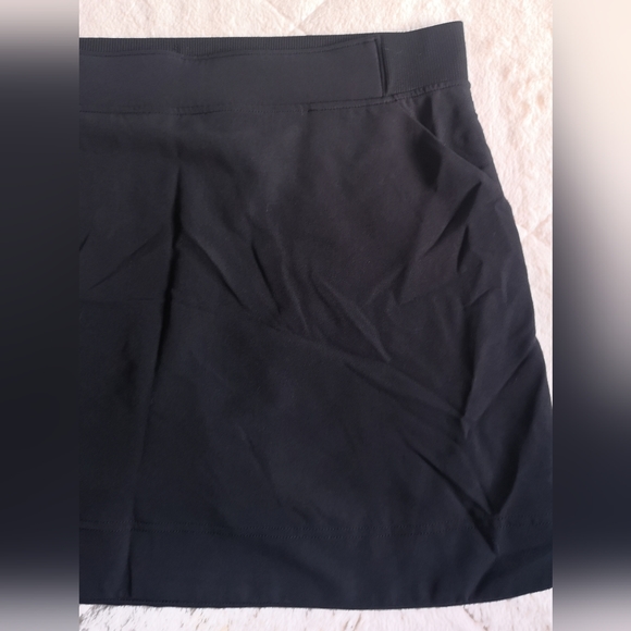 NWOT 32 Degrees skort. Size L - Picture 3 of 14